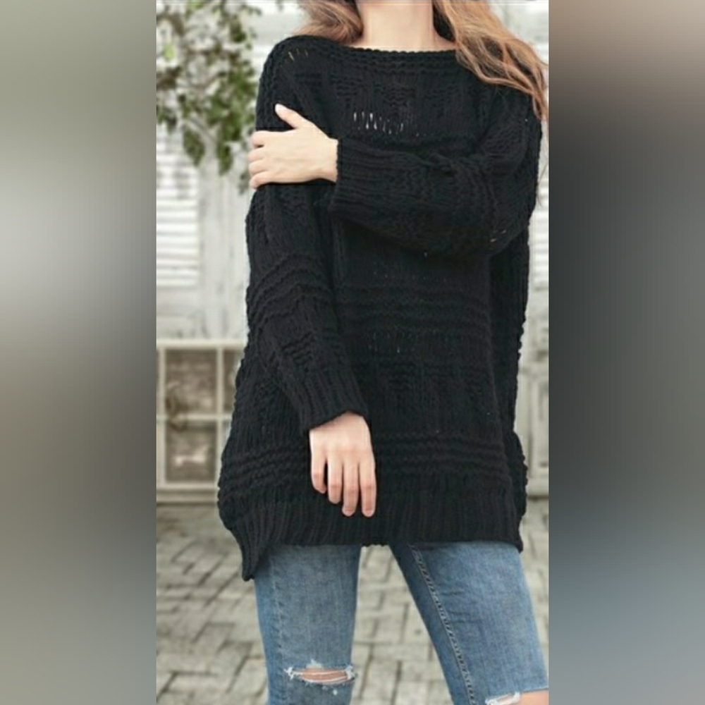 Neiman Marcus exclusive hand knit long sweater M L